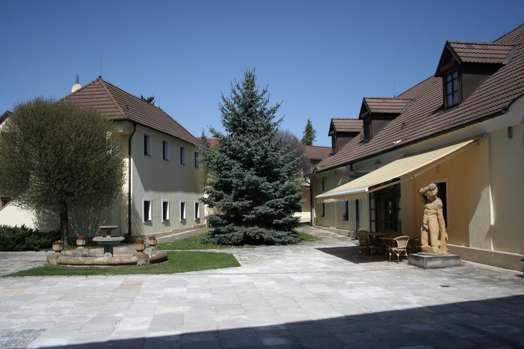 Hotel Baroko Прага Екстер'єр фото