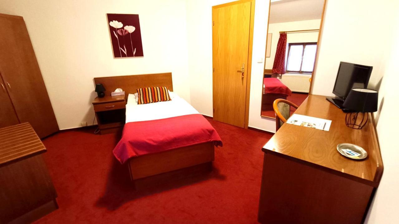 Hotel Baroko Прага Екстер'єр фото