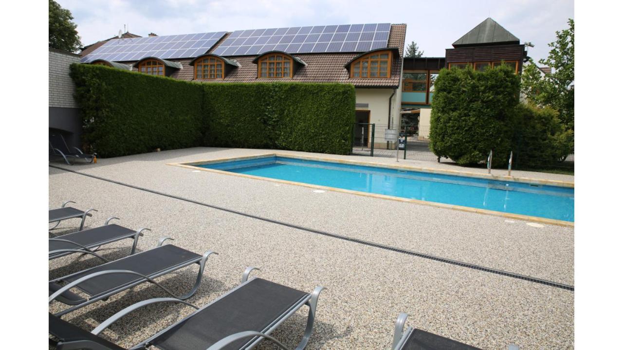 Hotel Baroko Прага Екстер'єр фото